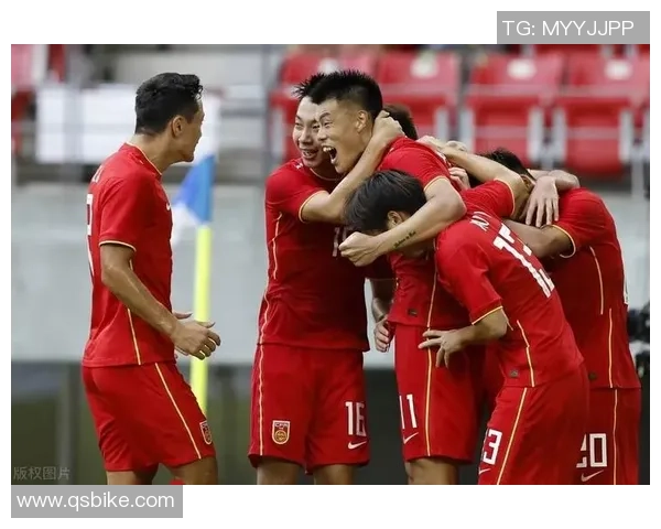 亚冠杯激战伊朗对阵巴林两队争夺小组出线权的关键之战